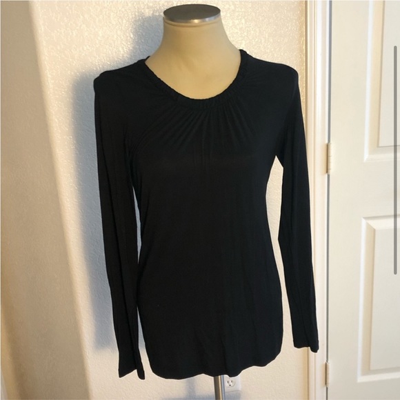 Banana Republic fitted black stretch long sleeve crew neck top - Picture 2 of 7